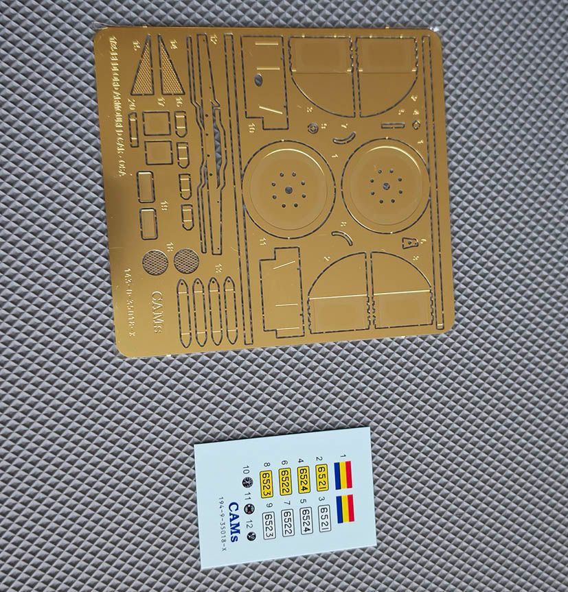 4544032924676-2