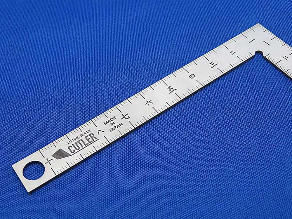 4562256111979-1