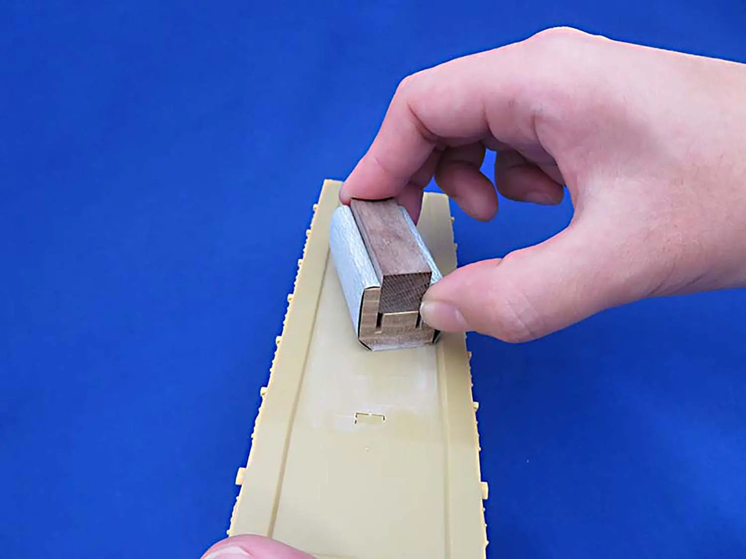 4562256113669-5
